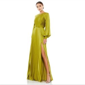 MAC DUGGAL Pleated Long Sleeve Satin A-Line Gown Apple Green 26590 S size 12
